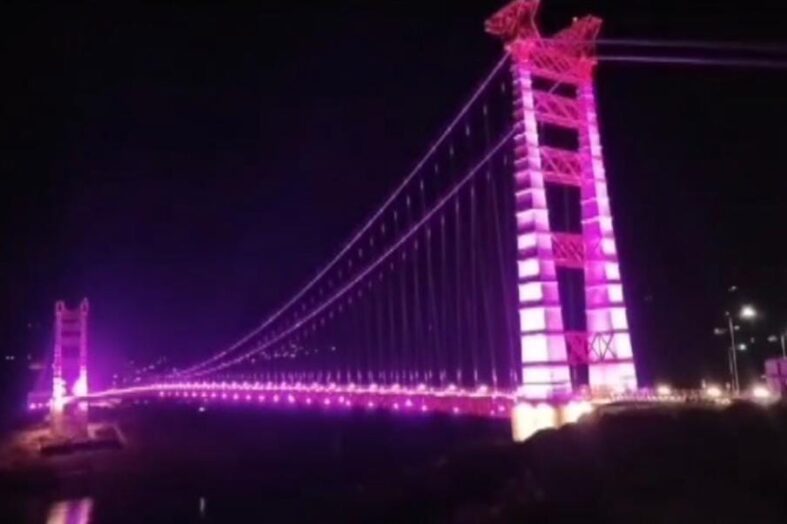 चारधाम यात्रियों के लिए आकर्षण का केन्द्र बना डोबरा-चांठी पुल