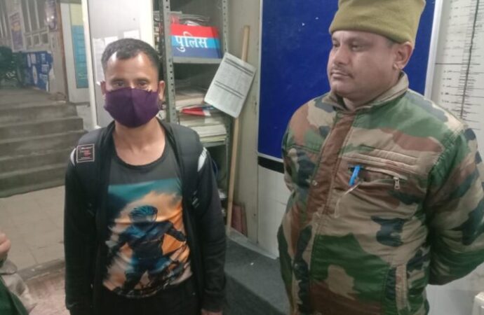 धाम क्षेत्र में कर रहा था मांस की सप्लाई, गिरफ्तार