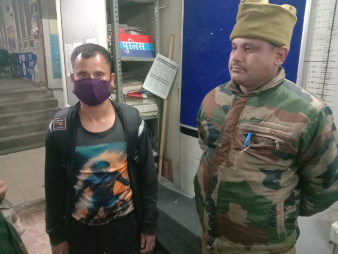 धाम क्षेत्र में कर रहा था मांस की सप्लाई, गिरफ्तार