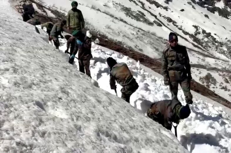 सिक्खों के विश्व प्रसिद्ध धाम हेमकुड साहिब के 25 मई को खुलेंगे कपाट