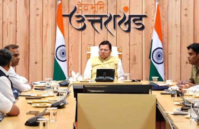 आधार कार्ड व अन्य सरकारी दस्तावेज बनाते समय उनका सही प्रकार से हो सत्यापनः धामी