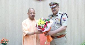 सीएम योगी आदित्यनाथ से डीजीपी राजीव कृष्ण ने की मुलाकात