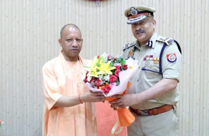 सीएम योगी आदित्यनाथ से डीजीपी राजीव कृष्ण ने की मुलाकात
