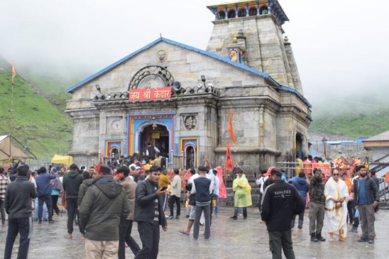 एक महीने में श्री केदारनाथ धाम यात्रा में लगभग 200 करोड़ का कारोबार