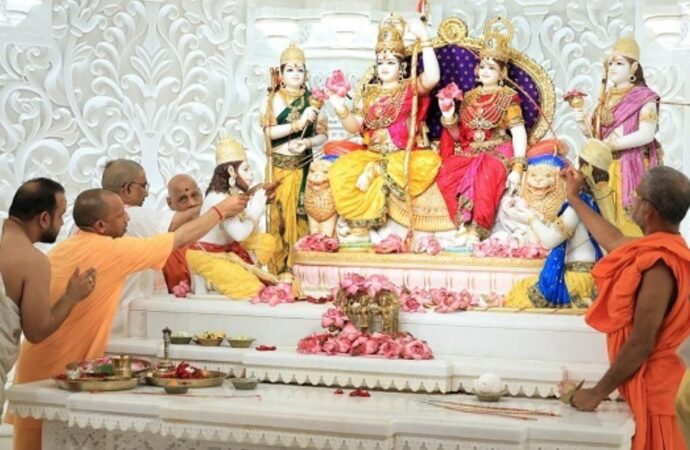 सीएम योगी आदित्यनाथ ने जन्मदिन पर भगवान श्रीराम के दरबार में लगाई हाजिरी