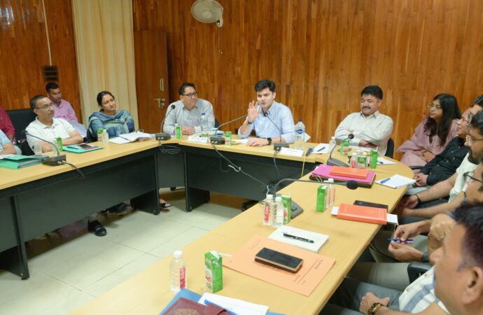 आपदाओं से निपटने को लेकर अलर्ट मोड पर रहें अधिकारीः जैन