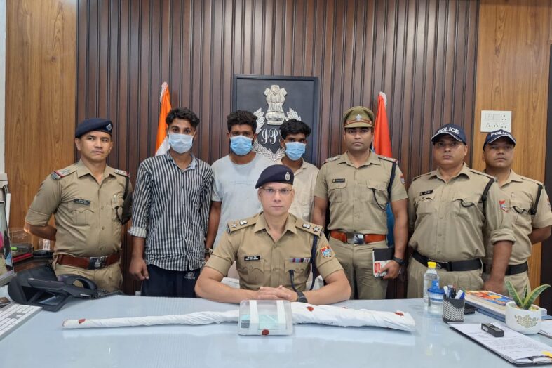 हत्या की नियत से फायरिंग करने वाले 3 गिरफ्तार