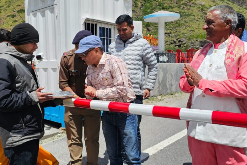 बद्रीनाथ धाम में इको टूरिज्म शुल्क बैरियर शुरू