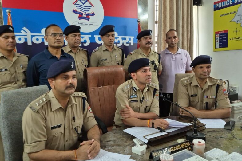 चार लुटेरे गिरफ्तार,लाखों के जेवरात, व मोटरसाईकिले बरामद