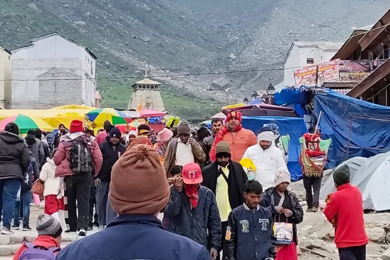 केदारनाथ धाम के दर्शन करने वाले यात्रियों की संख्या आठ लाख पार