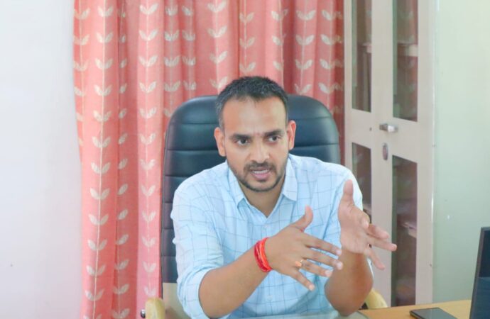 उपलब्धियों भरा रहा डीएम गहरवार का दो साल का कार्यकाल