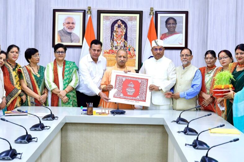 उत्तराखंड के लोकपर्व हरेला पर पर्वतीय महापरिषद के सदस्यों की सीएम योगी से भेंट