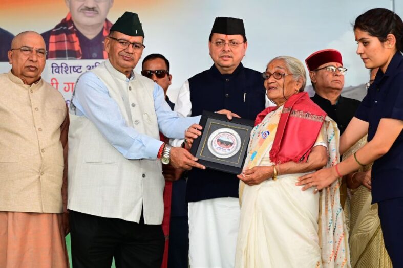 कारगिल विजय दिवस पर सीएम धामी ने शहीदों को दी श्रद्धांजलि