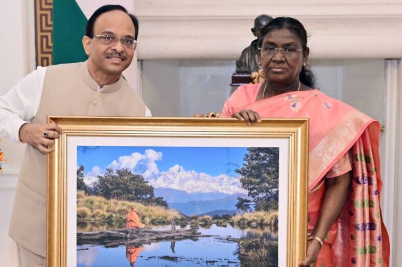 गढ़वाल विश्वविद्यालय के कुलपति प्रो. श्रीप्रकाश सिंह ने की राष्ट्रपति द्रोपदी मुर्मू से की भेंट