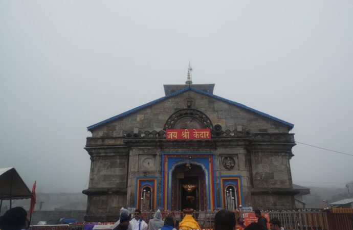 भक्तों के बिना केदारनगरी में पसरा सन्नाटा