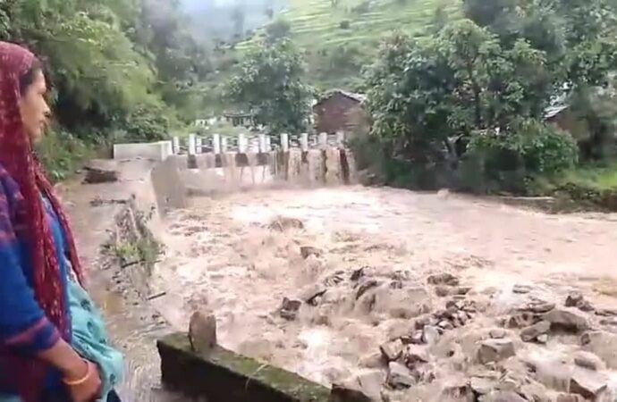 चमोली में अतिवृष्टि से मोक्ष नदी ने मचाया तांडव