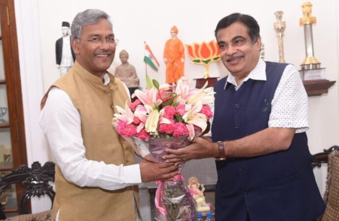 बद्रीनाथ मार्ग को जोड़ने वाला वैकल्पिक मार्ग बढ़ाएगा चारधाम यात्रियों की सुविधा : त्रिवेन्द्र सिंह रावत