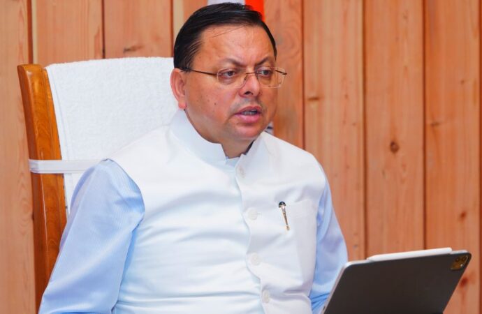 सीएम धामी ने जिलाधिकारियों को दिए निर्देश : वर्षा राहत कार्यों में बरतें सतर्कता और विकास कार्यों को दें गति