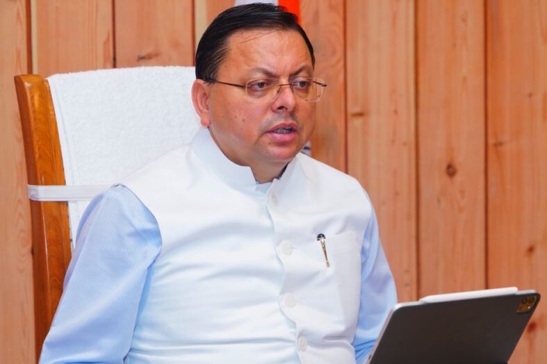 सीएम धामी ने जिलाधिकारियों को दिए निर्देश : वर्षा राहत कार्यों में बरतें सतर्कता और विकास कार्यों को दें गति