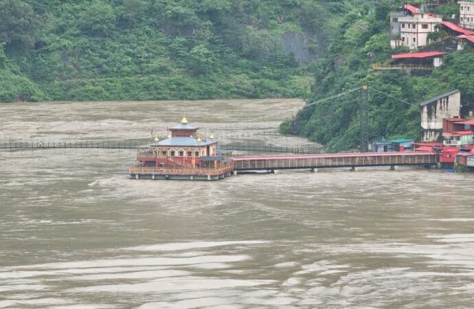 एनएच-07 पर धारी देवी क्षेत्र में उभरता पर्यावरणीय संकट