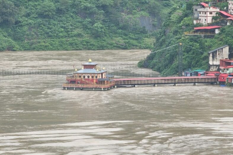 एनएच-07 पर धारी देवी क्षेत्र में उभरता पर्यावरणीय संकट