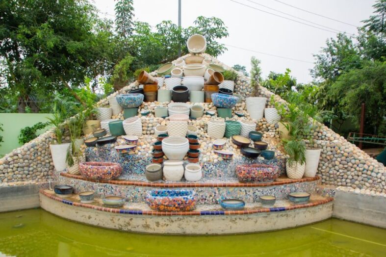 योगी सरकार ने सिरेमिक वेस्ट से बनाया ‘अनोखी दुनिया’ पार्क — डिज्नी वर्ल्ड और जुरासिक पार्क को देगा टक्कर