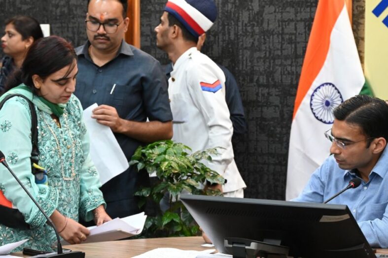 कनिका मदान को मिला न्याय, डीएम के हस्तक्षेप से दो दिन में जारी हुई बकाया राशि