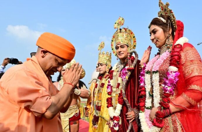 ‘दीपों से दिव्य’ अयोध्या में फिर बना नया कीर्तिमान
