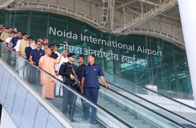 यूपी के विकास का प्रतीक बनेगा जेवर एयरपोर्ट : सीएम योगी