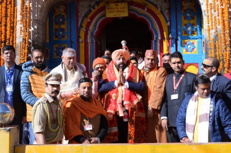 राज्यपाल ने किए बदरीनाथ-केदारनाथ धाम के दर्शन, मंदिर में पूजा कर विश्व कल्याण की कामना