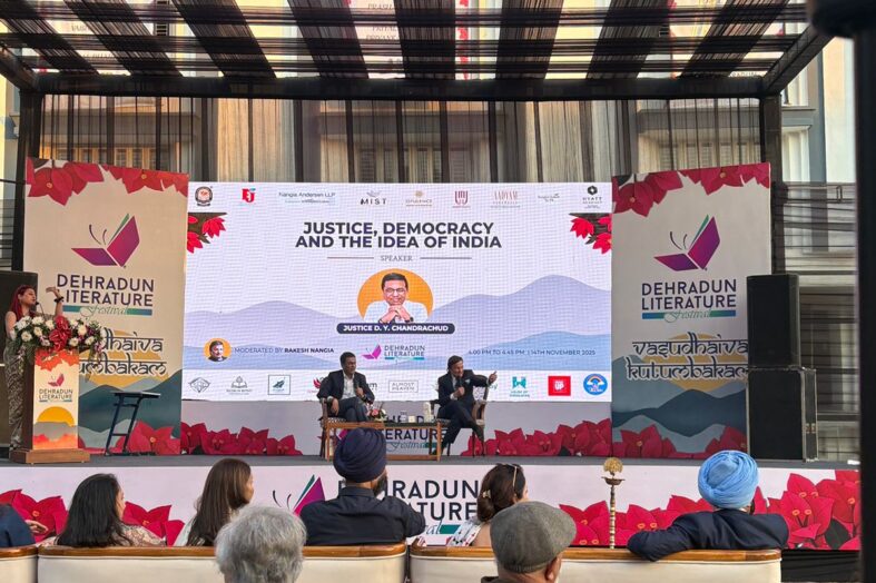 न्याय और ज़मीनी हकीकत: पूर्व मुख्य न्यायाधीश डी.वाई. चंद्रचूड़ की नज़र में भारत की अदालतें