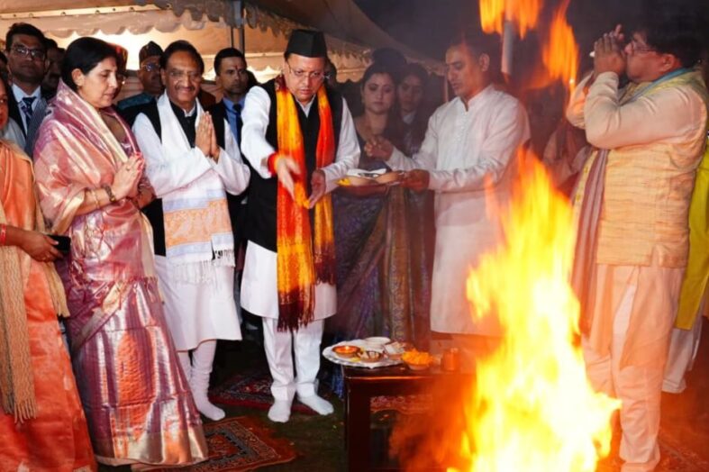 सीएम आवास में हर्ष और उल्लास से मनाया गया इगास पर्व