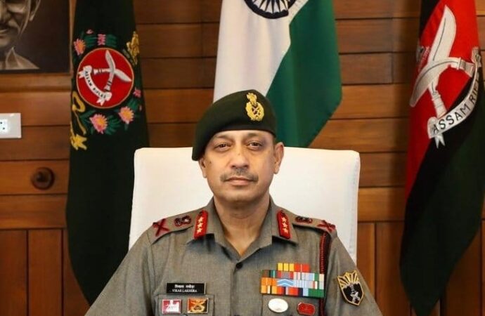तीन सितारों से बड़ा चरित्र: लेफ्टिनेंट जनरल विकास लखेड़ा का सेवा-प्रधान नेतृत्व