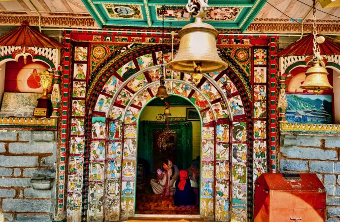 130 साल बाद देवता की घर वापसी, छत्रधारी चालदा महासू देवता के आगमन पर उमड़ा जनसमुद्र