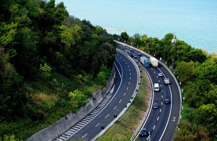 देहरादून में सड़क नियम तोड़ने पर अब FIR?