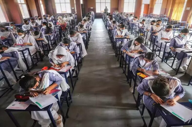 परीक्षा का बुखार: हर कोई ‘जिंडी’ को लेकर चिंतित!