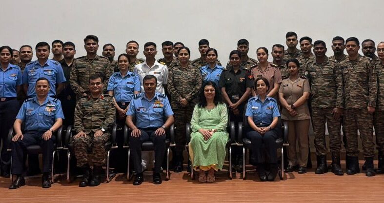 गोरखपुर में मेगा नेत्र शिविर, 374 मरीजों को मिली नई रोशनी