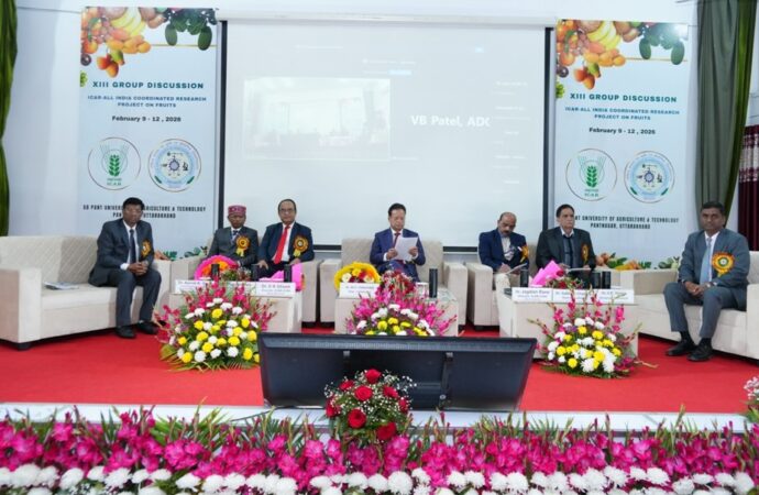 विश्वविद्यालय में आईसीएआर फल अनुसंधान परियोजना की 13वीं समूह चर्चा का भव्य उद्घाटन