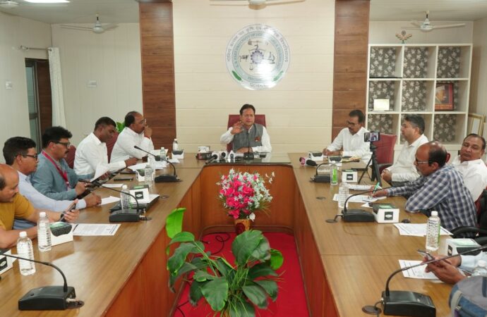 अखिल भारतीय किसान मेला एवं कृषि उद्योग प्रदर्शनी के आयोजन को लेकर विश्वविद्यालय में पत्रकार वार्ता