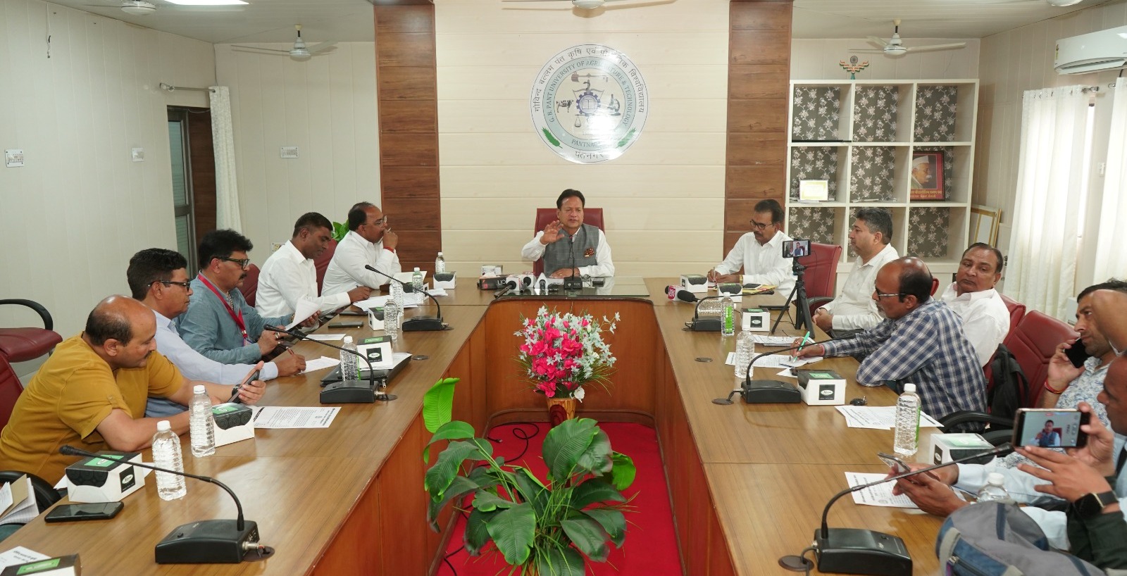 अखिल भारतीय किसान मेला एवं कृषि उद्योग प्रदर्शनी के आयोजन को लेकर विश्वविद्यालय में पत्रकार वार्ता