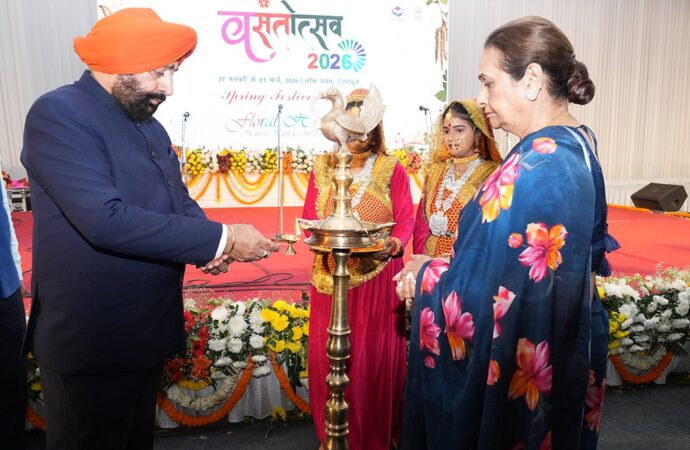 वसंतोत्सव 2026 में प्रगतिशील किसान कपिल शर्मा को राज्यपाल ने किया सम्मानित