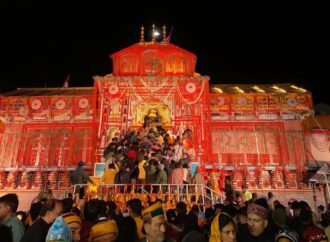 33 दिनों में बद्रीनाथ धाम पहुंचे 6.70 लाख श्रद्धालु, हाईवे पर बढ़ने लगा महाजाम