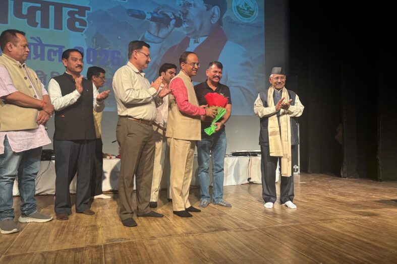 नरेंद्र सिंह नेगी के गीतों से गूंजा विश्वविद्यालय, ‘नरेंद्र संगीत सप्ताह’ की शुरुआत