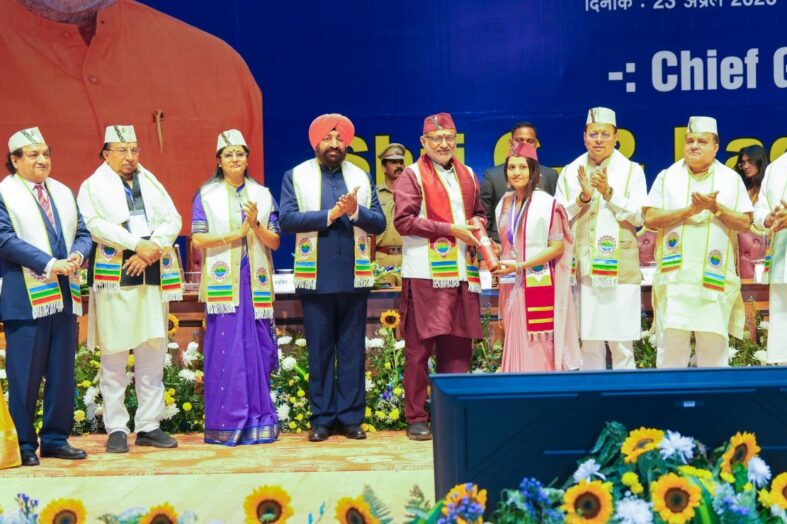 उपराष्ट्रपति ने एम्स ऋषिकेश के छठे दीक्षांत समारोह में भरी नई ऊर्जा
