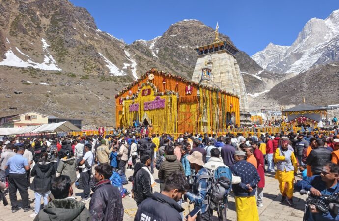 केदारनाथ धाम के कपाट खुले, गूंजा ‘हर-हर महादेव’