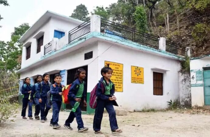 उत्तराखंड में सरकारी स्कूलों का बदला समय, पढ़ाई का समय एक घंटा बढ़ा
