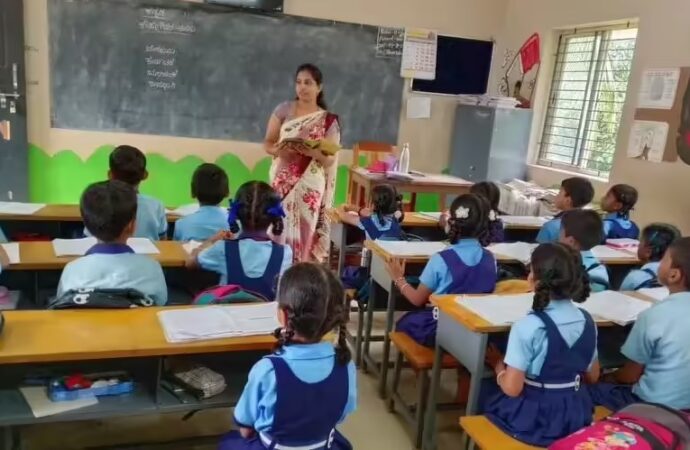 उत्तराखंड में महंगी किताबें-शिक्षा पर बढ़ता आर्थिक बोझ