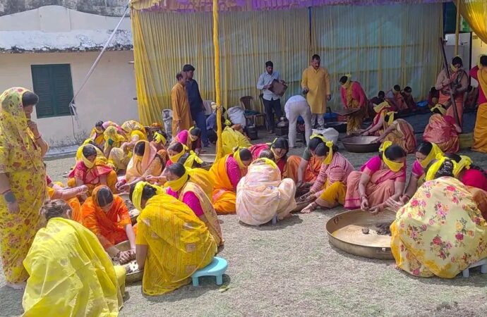 बदरीनाथ के अभिषेक हेतु तिलों का तेल पिराई, गाड़ू घड़ा यात्रा शुरू