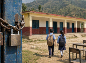 सूने स्कूल, सिमटती शिक्षा: पौड़ी में 23 विद्यालयों पर ताला, बढ़ता संकट