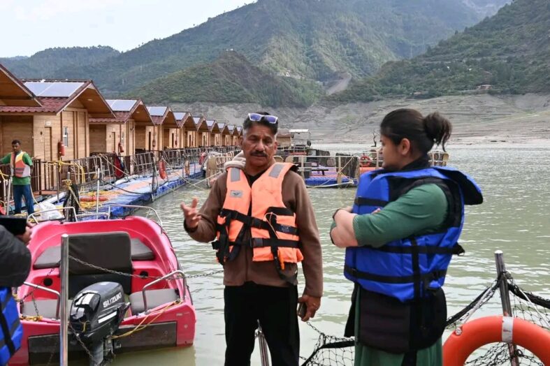 तूफान में टूटी टिहरी झील की फ्लोटिंग हट्स, सरकार ने लगाया तत्काल प्रतिबंध